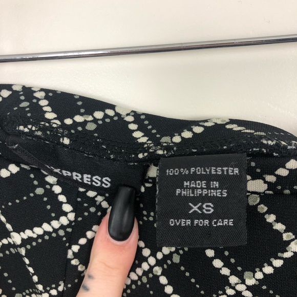 ✨Express Dot Gingham Pattern Skirt✨ - Picture 3 of 4